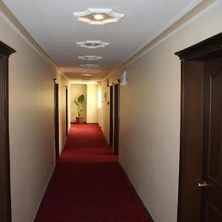 Nazar Hotell 3*